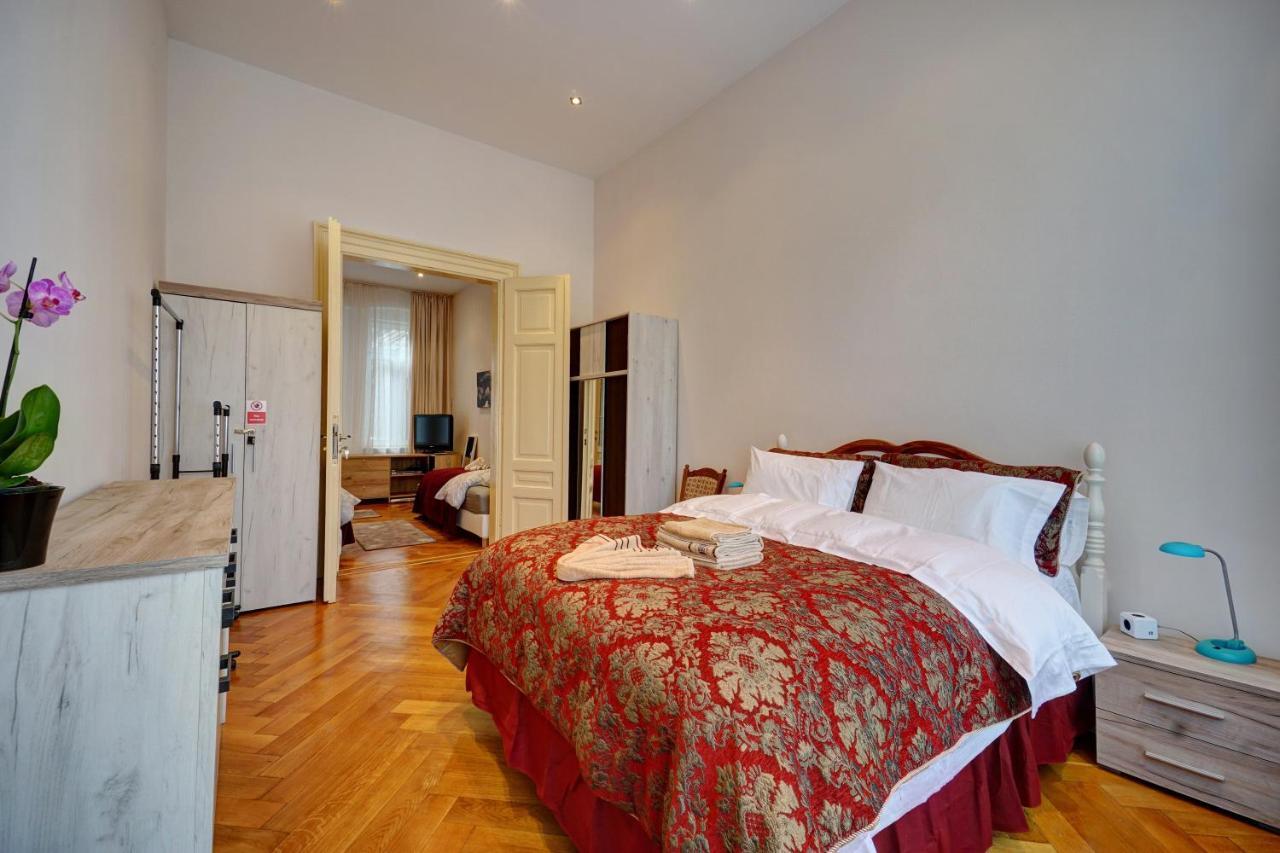 Casa De Vis, Brasov Old City Centreアパートメント エクステリア 写真