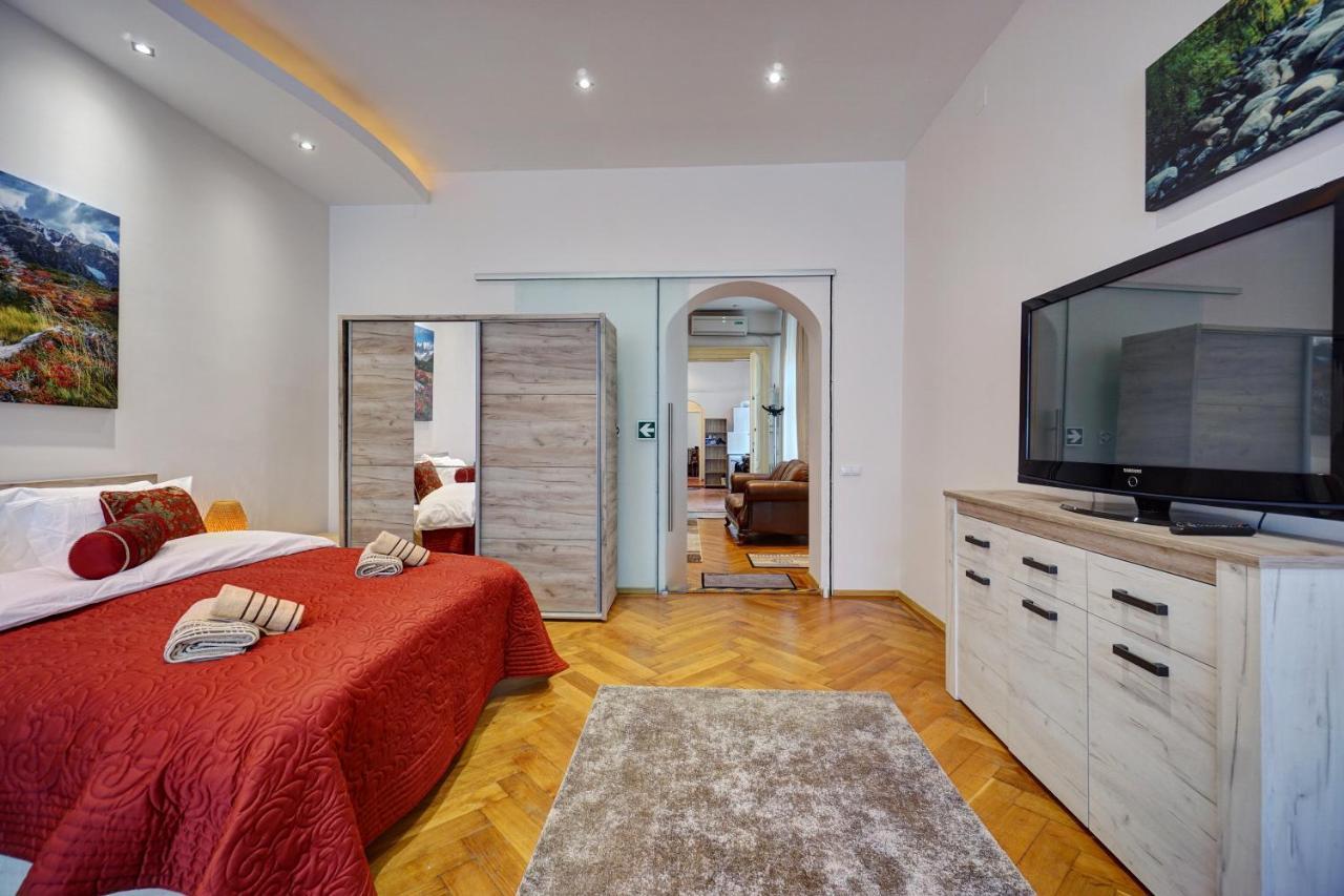 Casa De Vis, Brasov Old City Centreアパートメント エクステリア 写真
