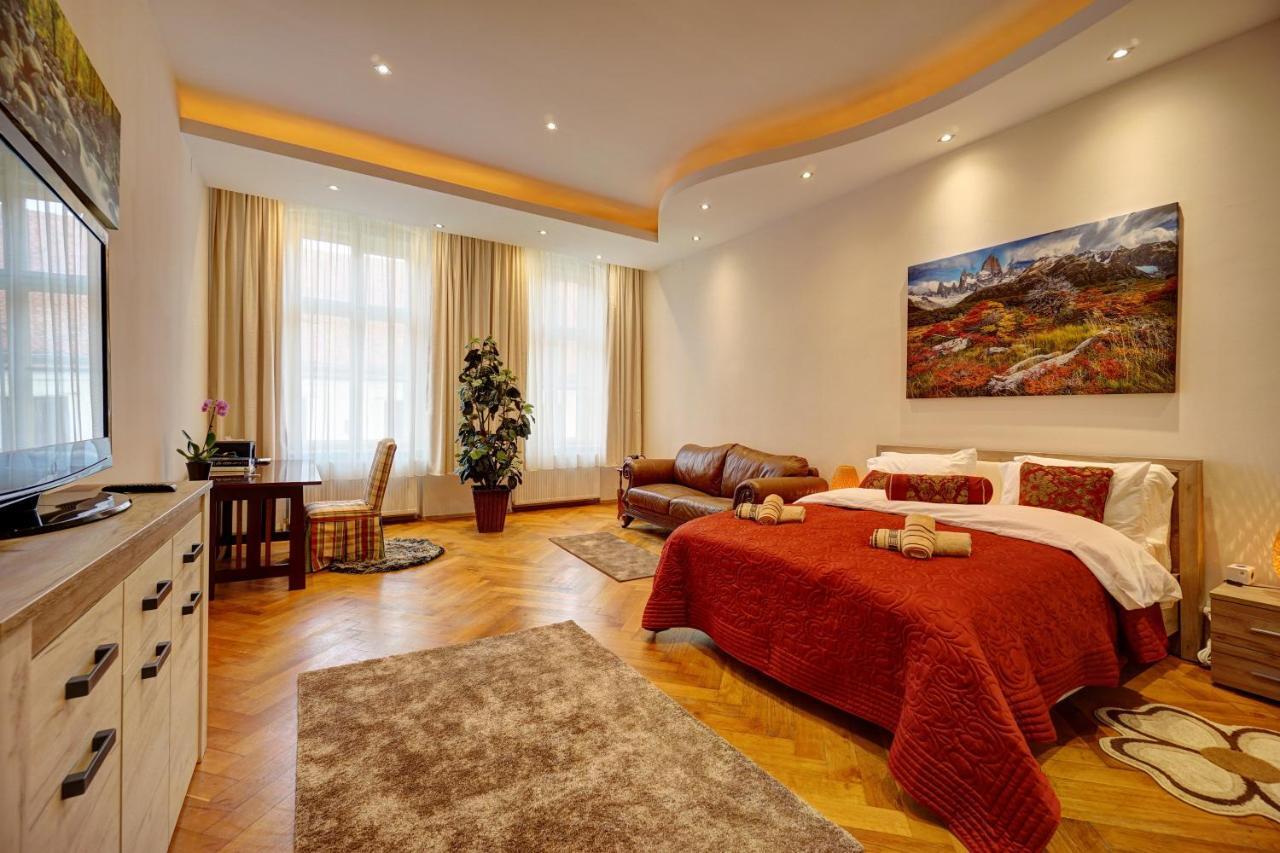 Casa De Vis, Brasov Old City Centreアパートメント エクステリア 写真