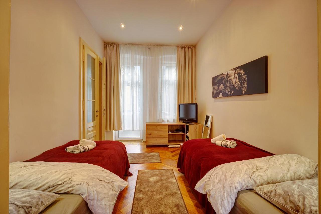 Casa De Vis, Brasov Old City Centreアパートメント エクステリア 写真